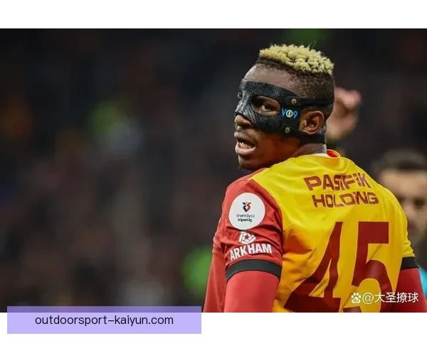 奥斯梅恩近期状态回暖，边锋配合表现值得关注